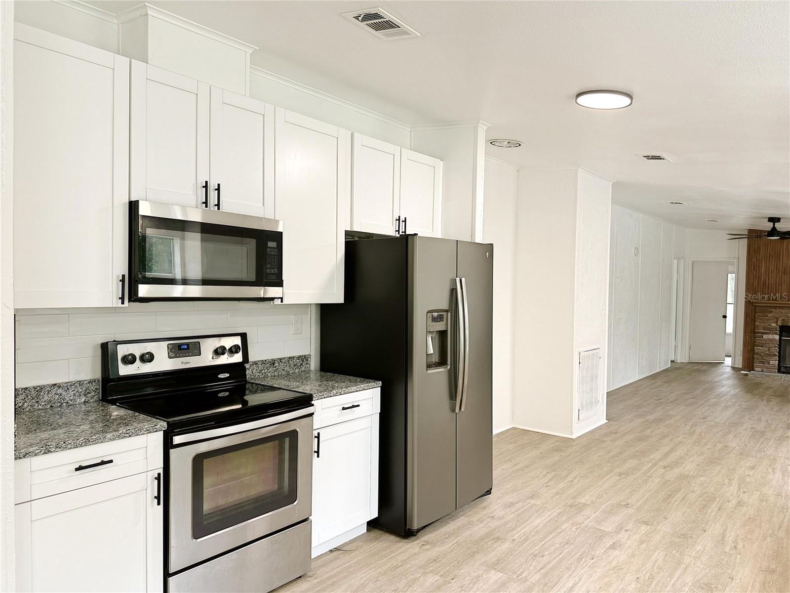 Image 4 of 23 For 16347 Breakwater Lane