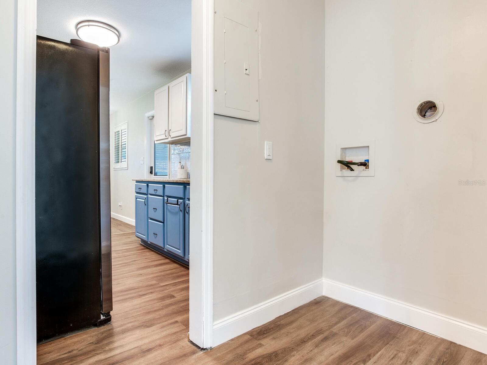 Image 24 of 42 For 4431 Trilby Avenue