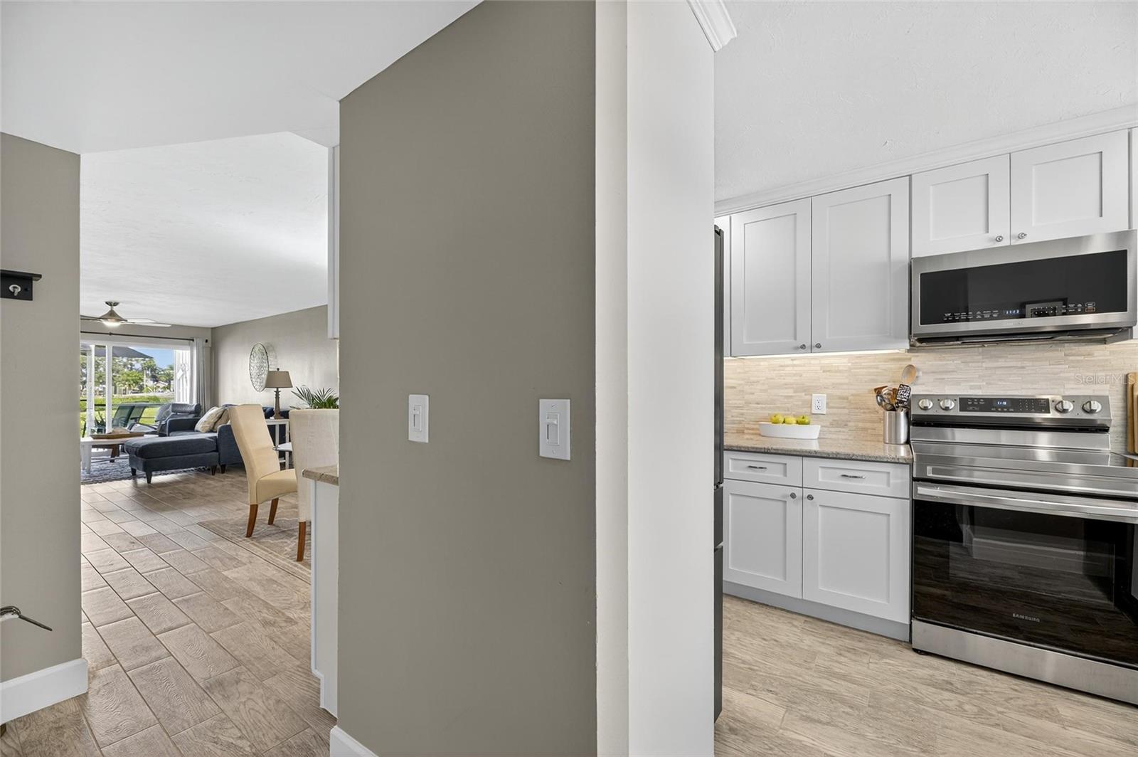 Image 12 of 81 For 1028 Apollo Beach Boulevard 114