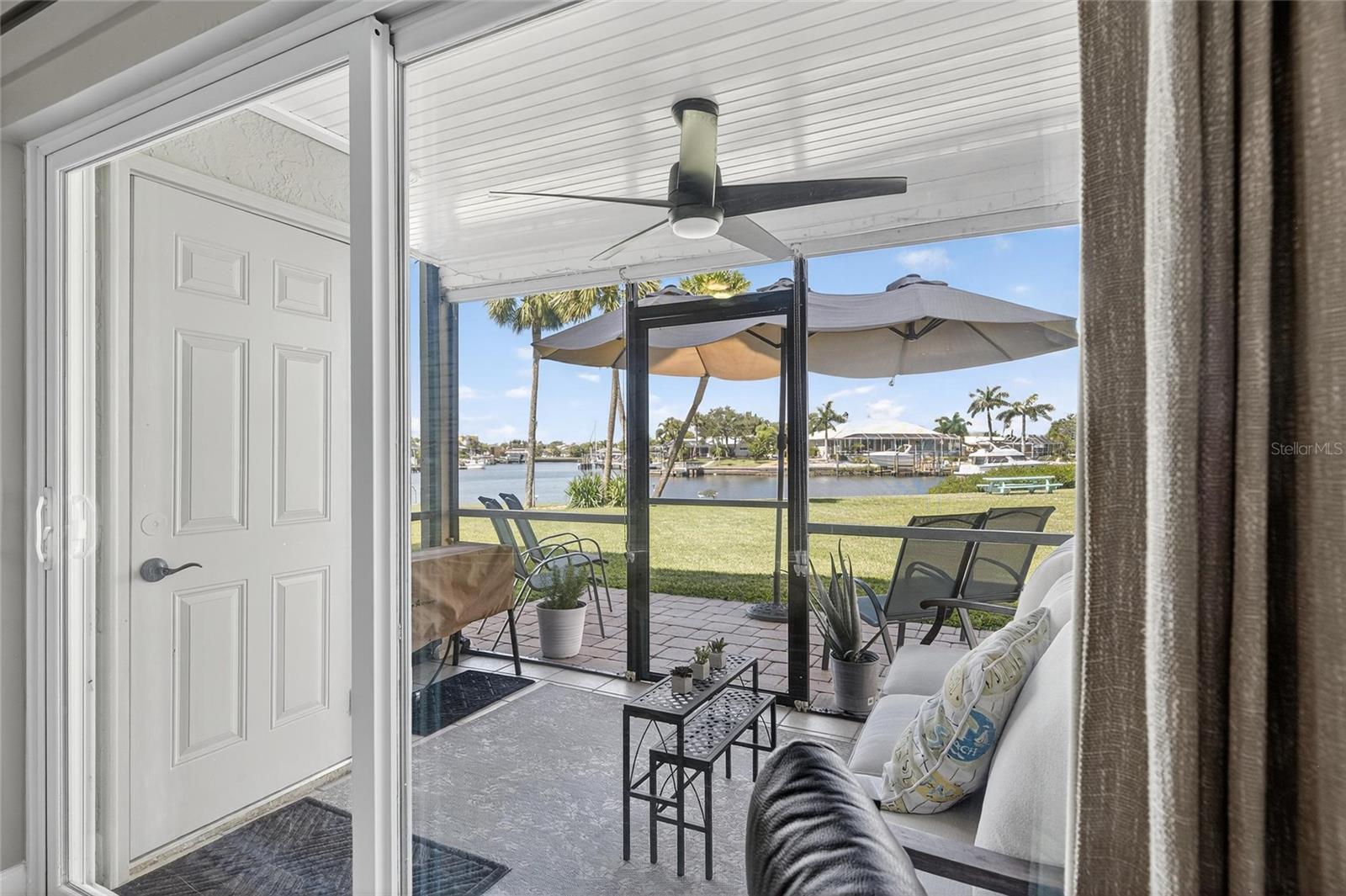 Image 17 of 81 For 1028 Apollo Beach Boulevard 114