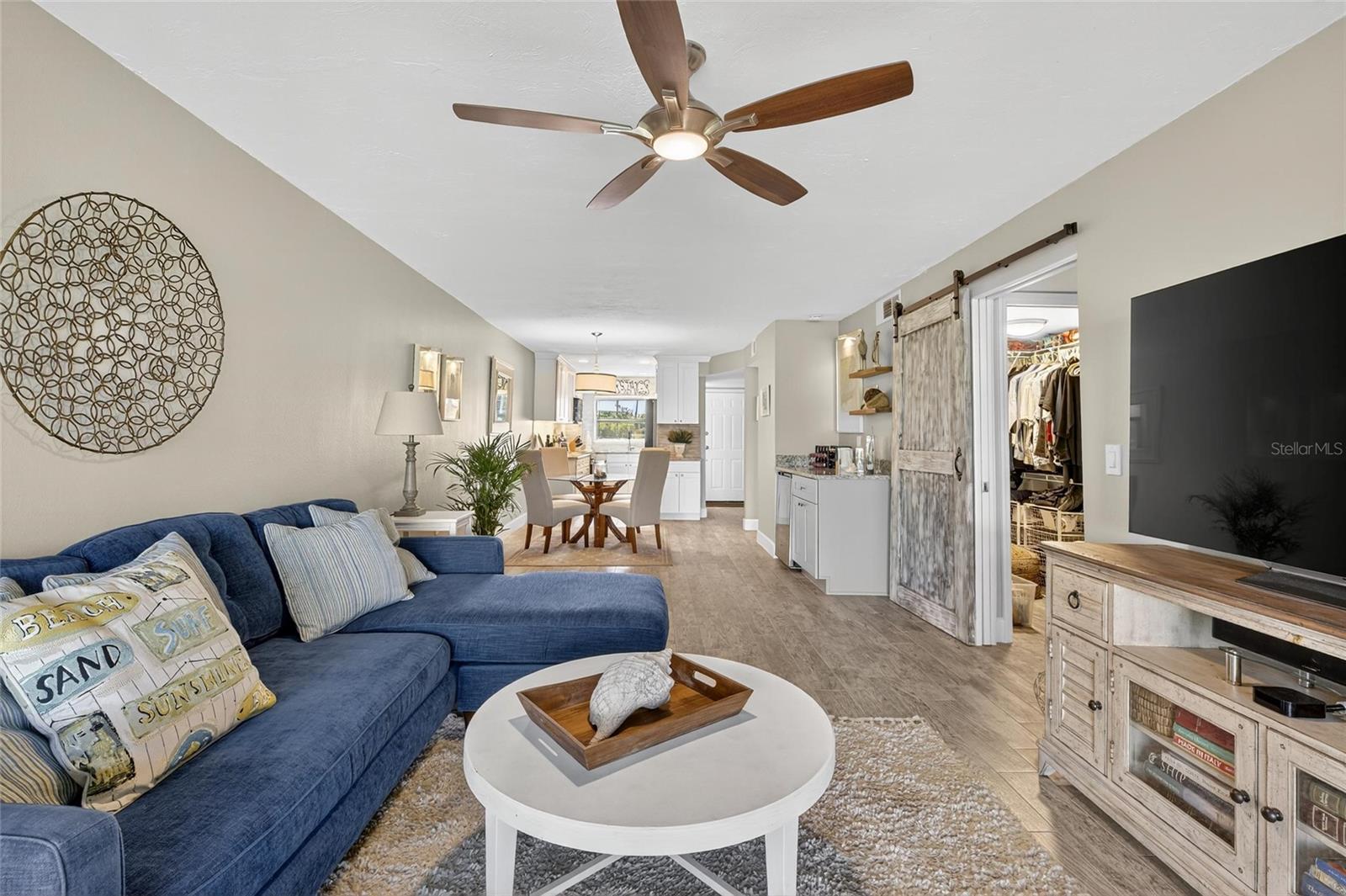 Image 18 of 81 For 1028 Apollo Beach Boulevard 114