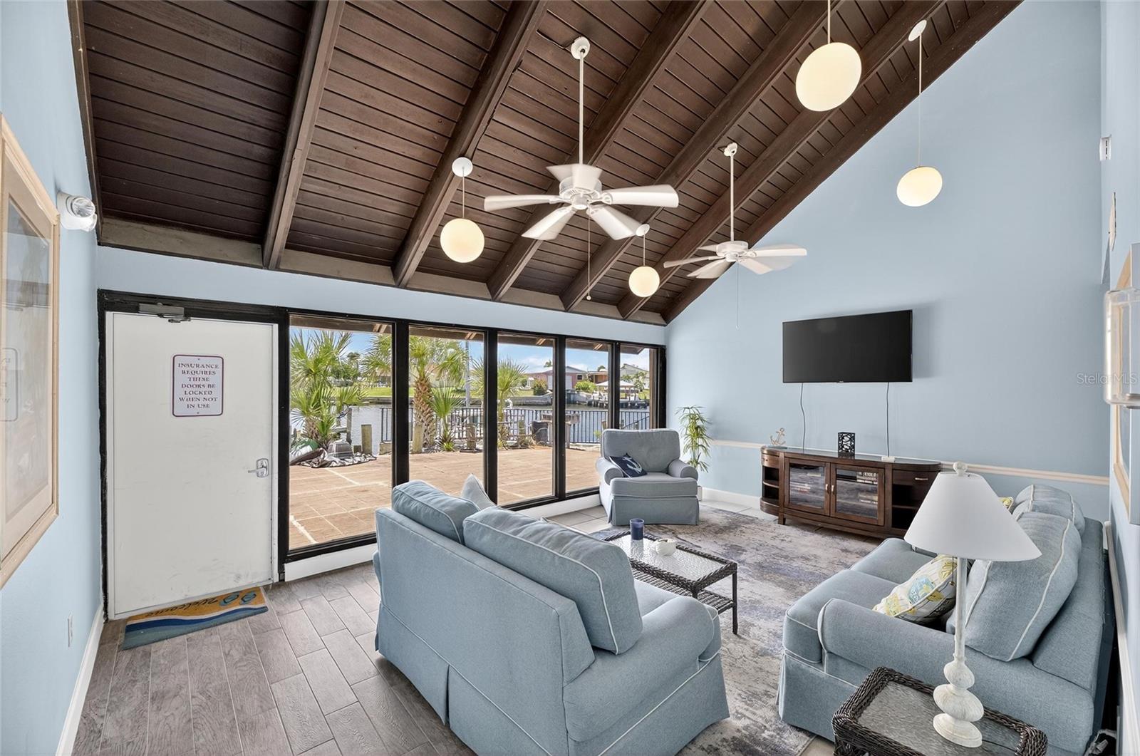 Image 4 of 81 For 1028 Apollo Beach Boulevard 114