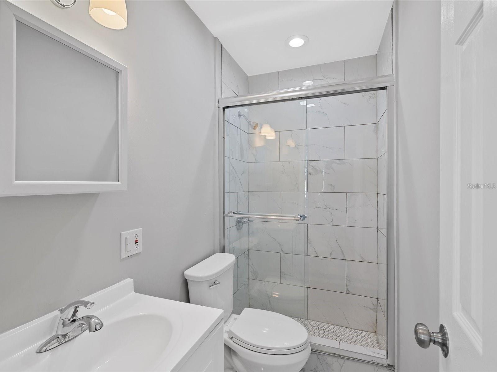 Image 11 of 25 For 701 Adalee Street