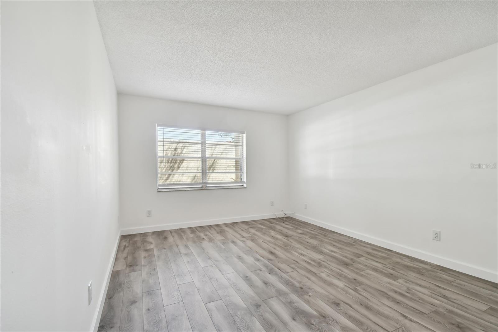 Image 17 of 44 For 9700 Starkey Road 322