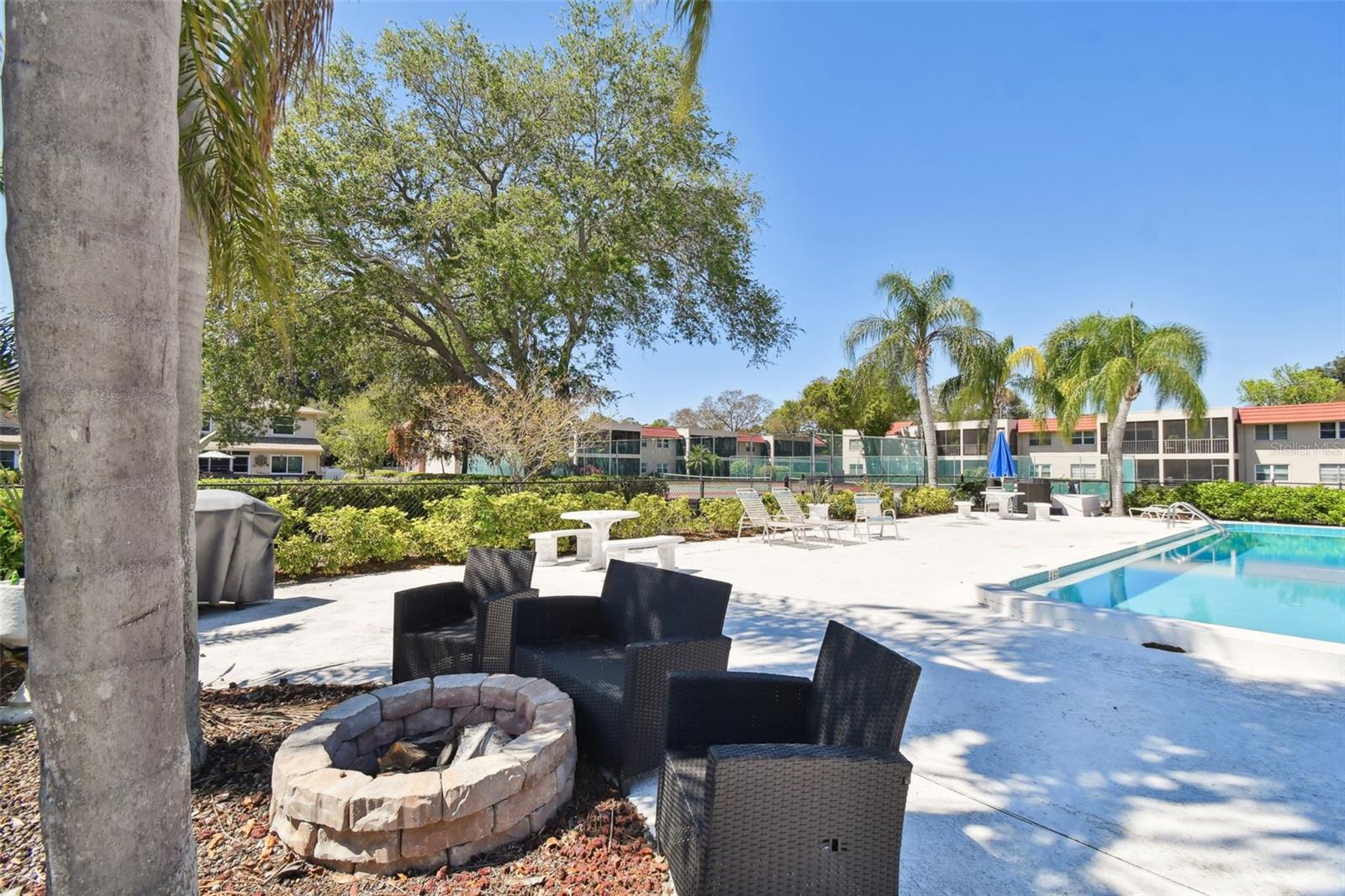 Image 5 of 44 For 9700 Starkey Road 322