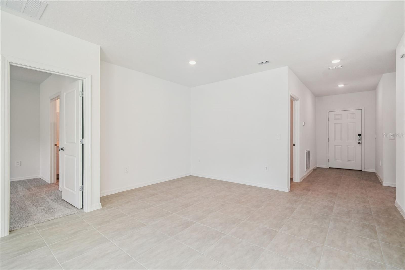 Image 10 of 64 For 13354 Tropical Breeze Way