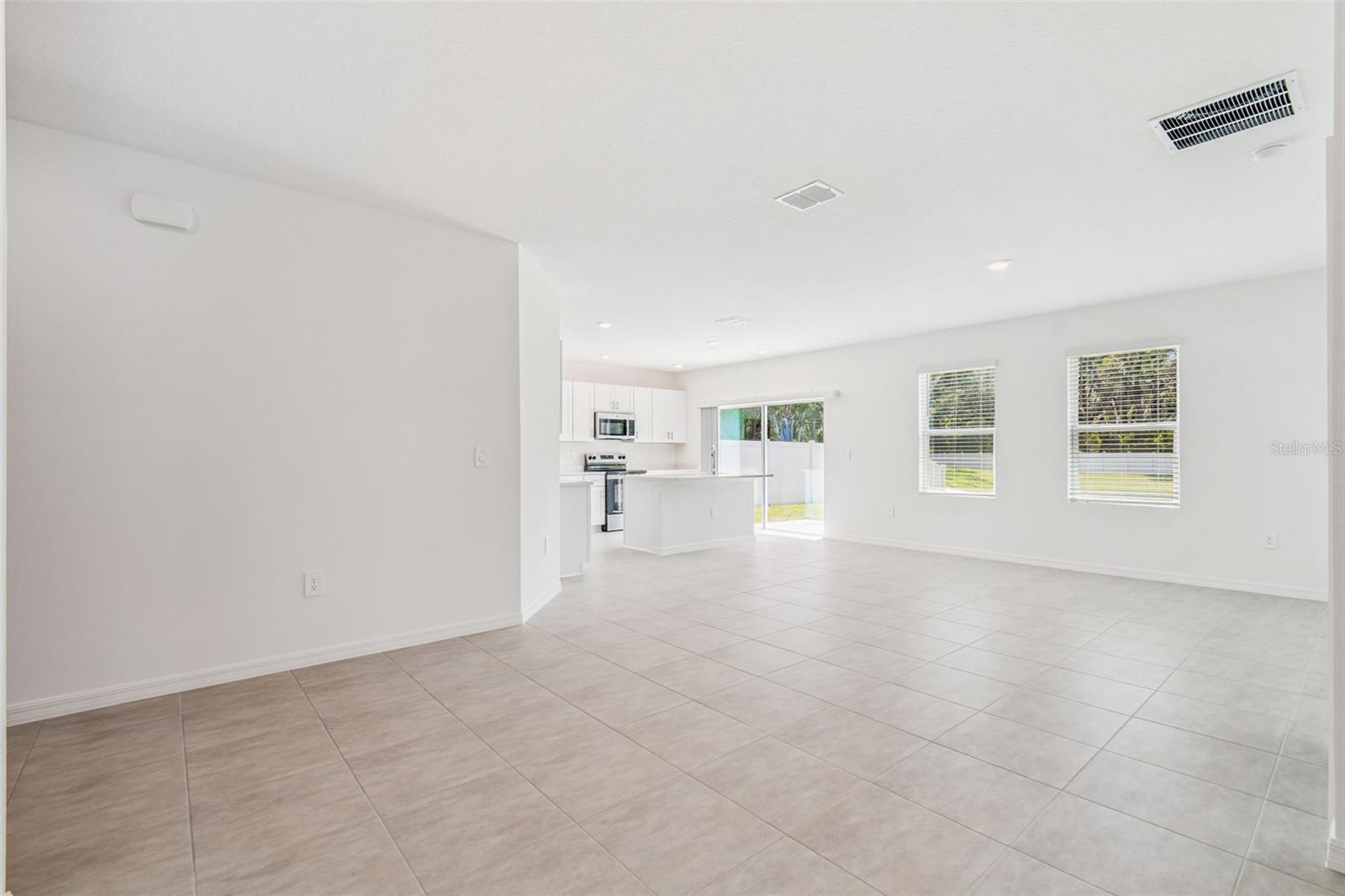 Image 11 of 64 For 13354 Tropical Breeze Way