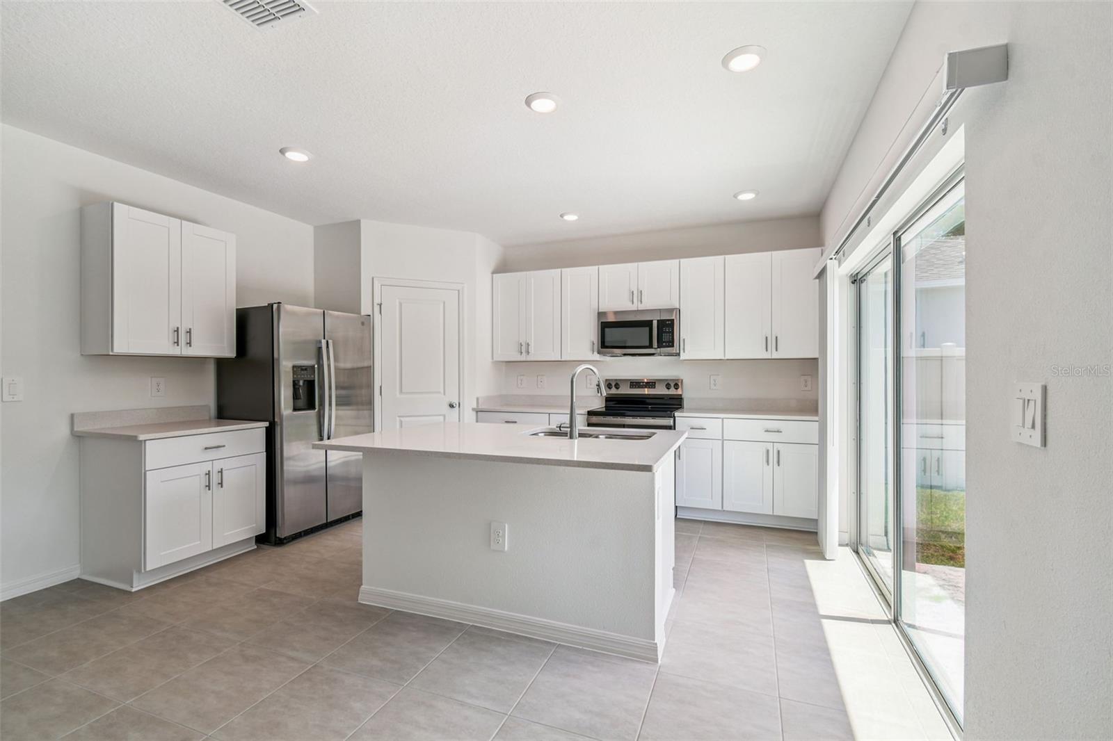 Image 15 of 64 For 13354 Tropical Breeze Way