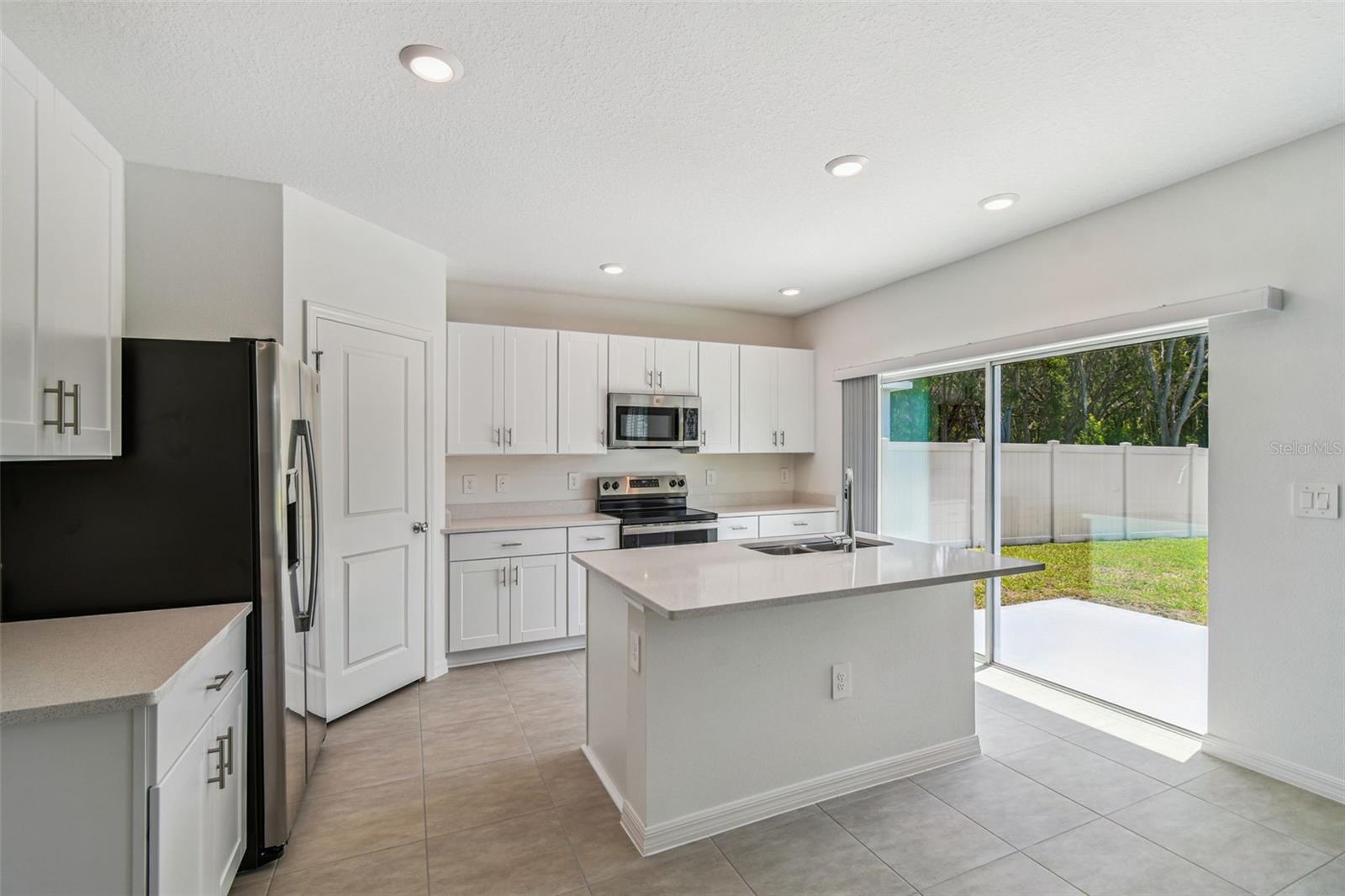 Image 16 of 64 For 13354 Tropical Breeze Way