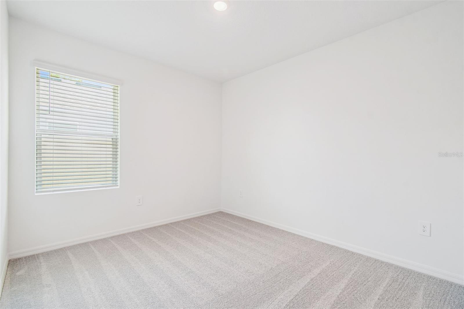 Image 33 of 64 For 13354 Tropical Breeze Way