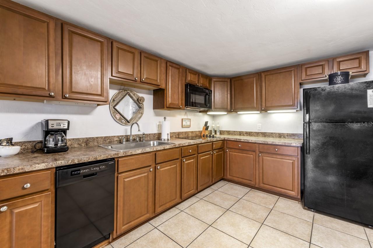 Image 3 of 18 For 82 2nd Street 212