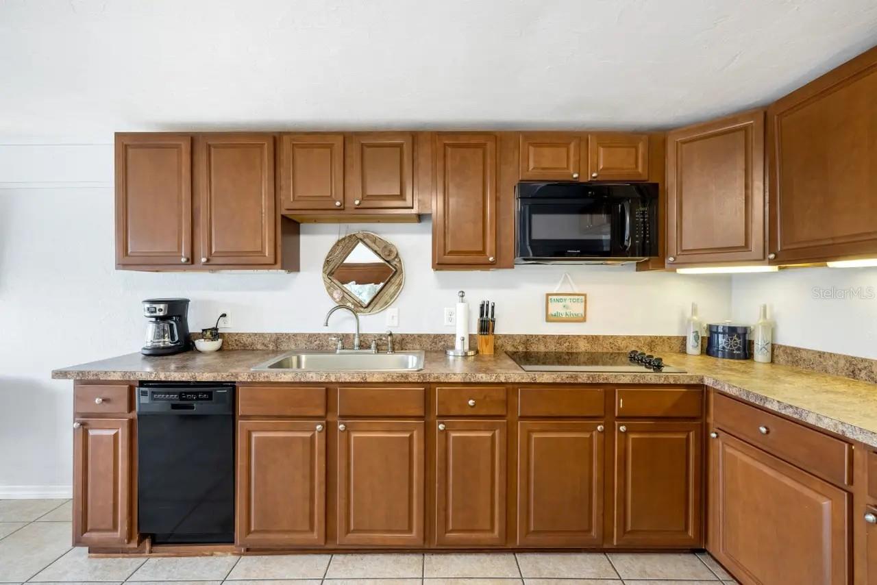 Image 5 of 18 For 82 2nd Street 212