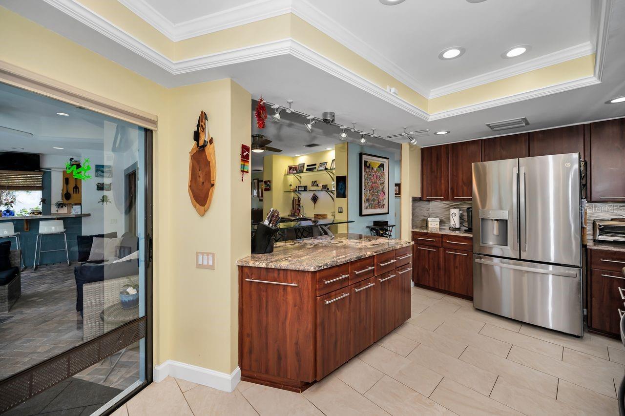 Image 15 of 62 For 110 Woodcreek Drive S