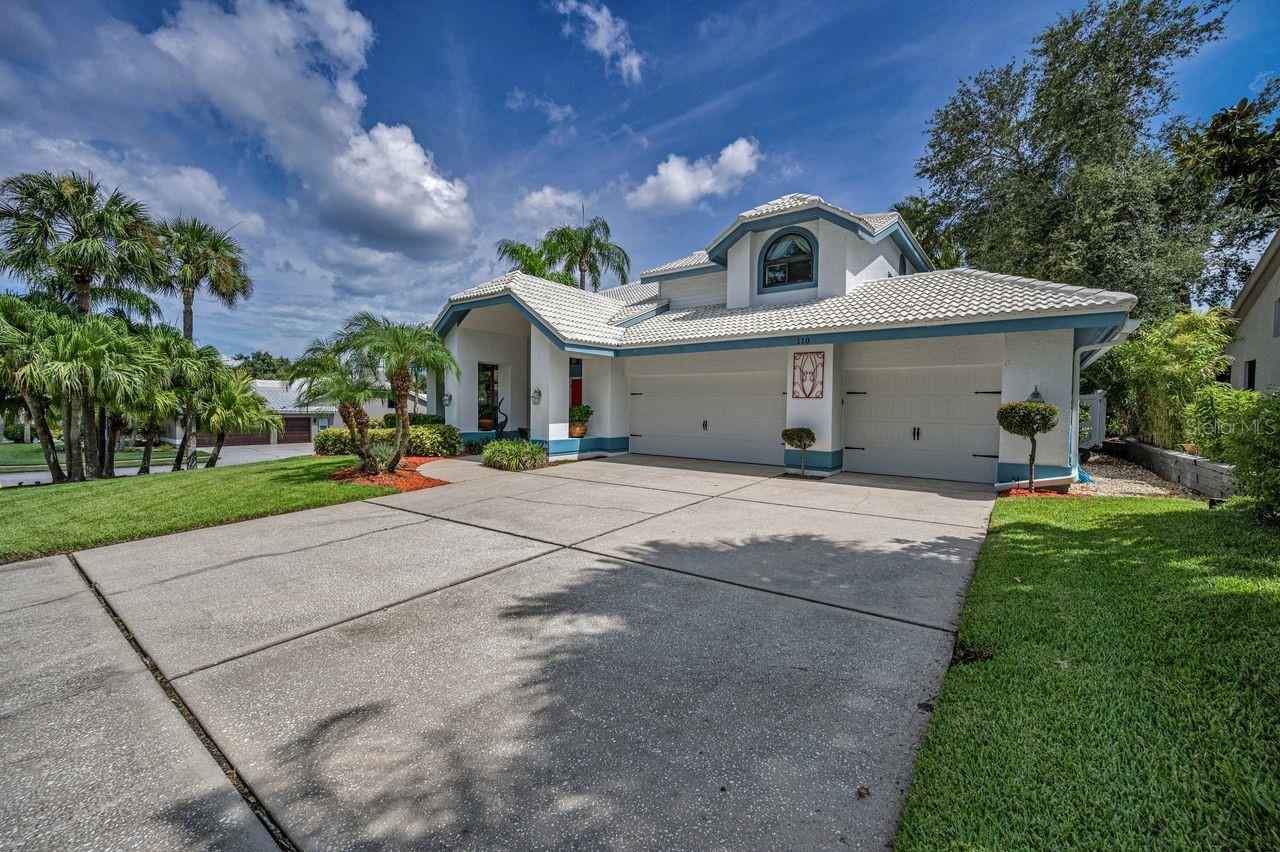 Image 2 of 62 For 110 Woodcreek Drive S