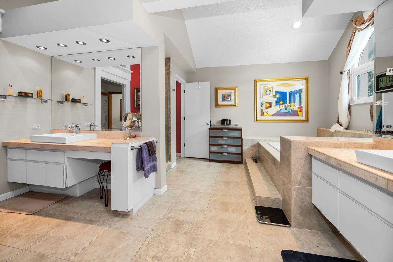 Image 30 of 62 For 110 Woodcreek Drive S