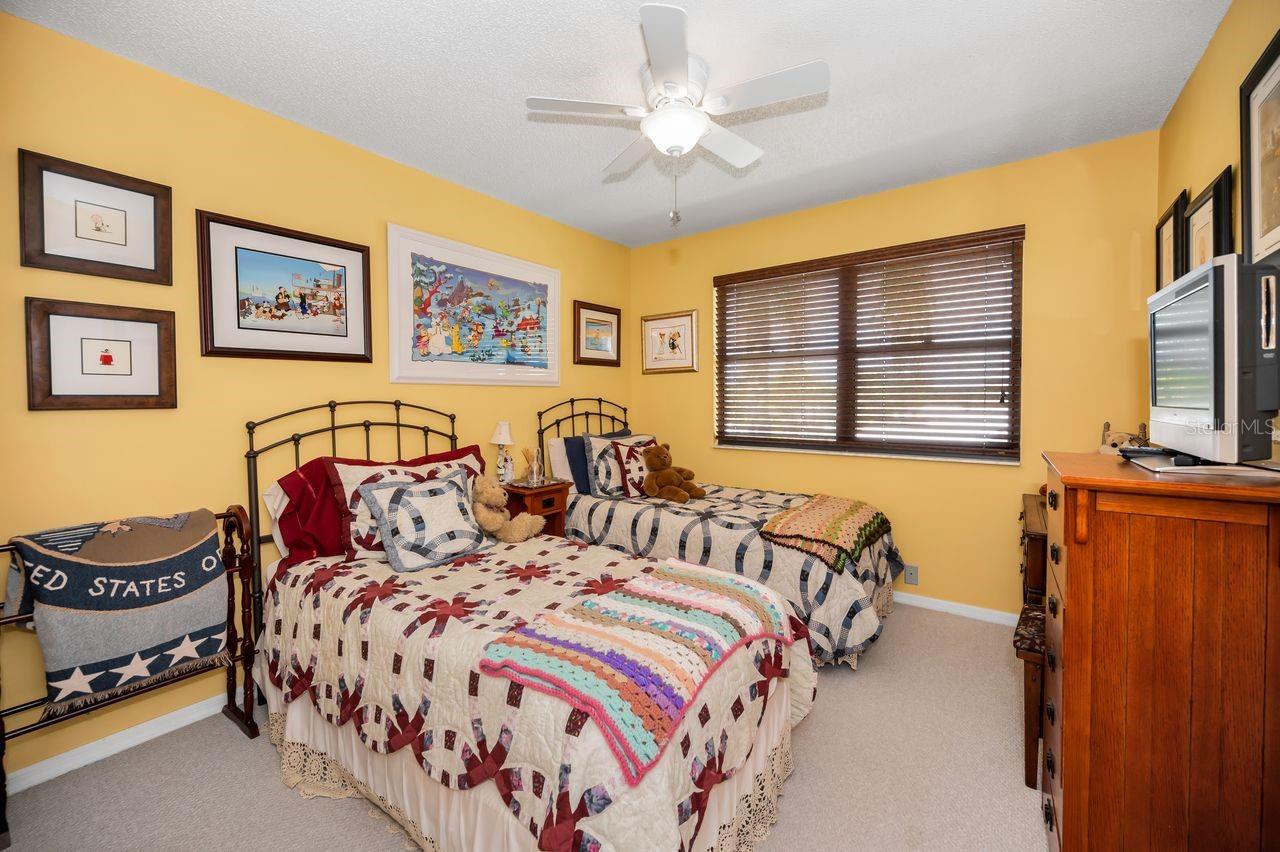 Image 37 of 62 For 110 Woodcreek Drive S