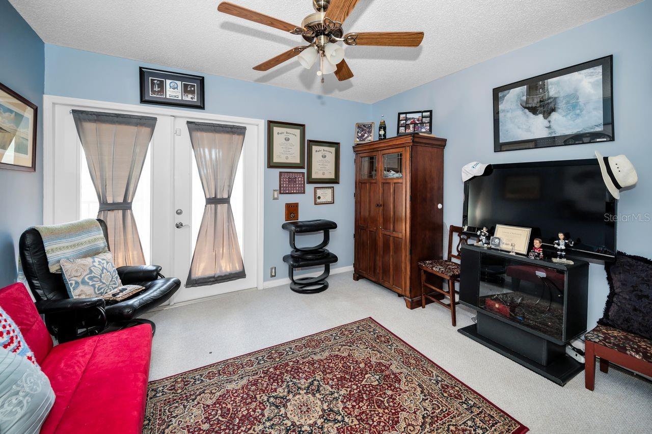 Image 39 of 62 For 110 Woodcreek Drive S
