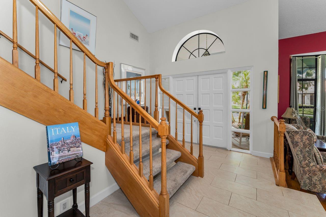 Image 6 of 62 For 110 Woodcreek Drive S