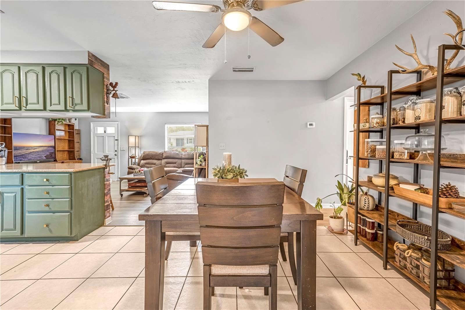 Image 15 of 49 For 6766 Treehaven Drive