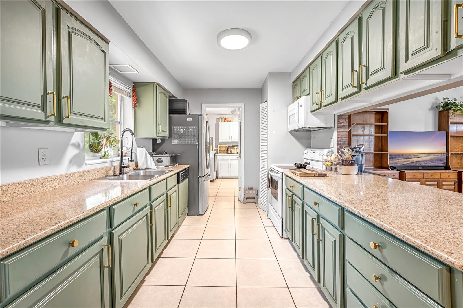 Image 17 of 49 For 6766 Treehaven Drive