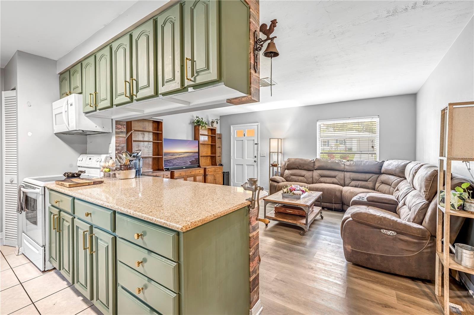 Image 18 of 49 For 6766 Treehaven Drive