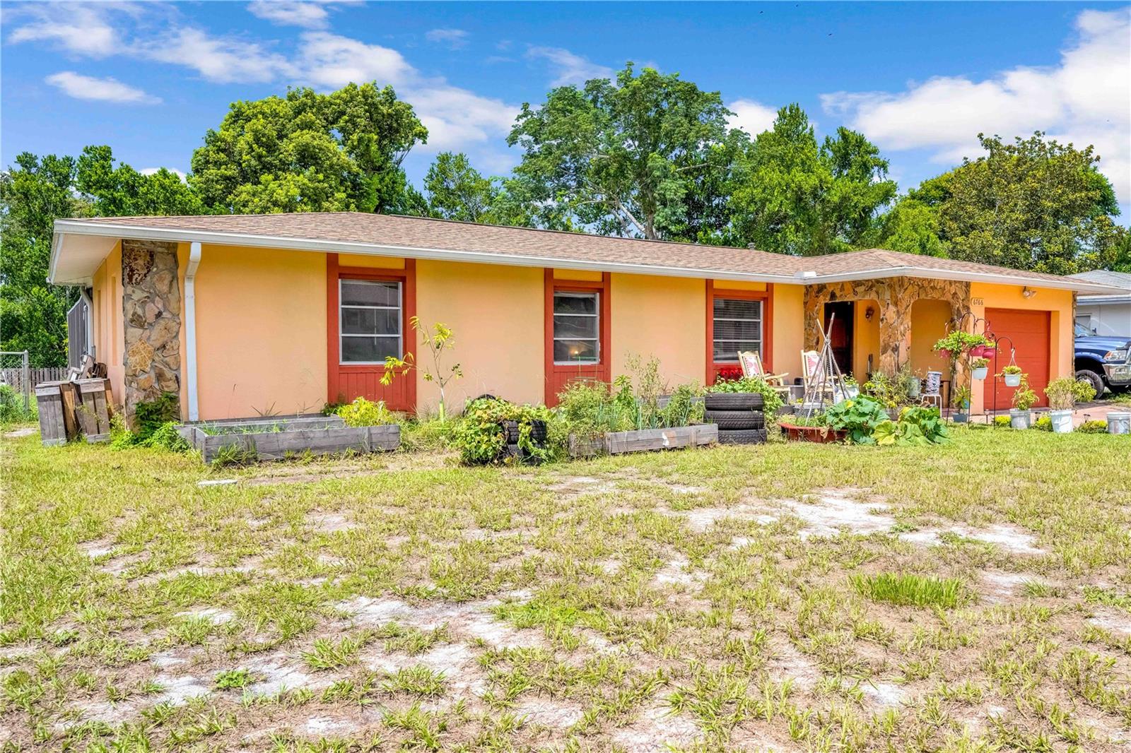 Image 4 of 49 For 6766 Treehaven Drive