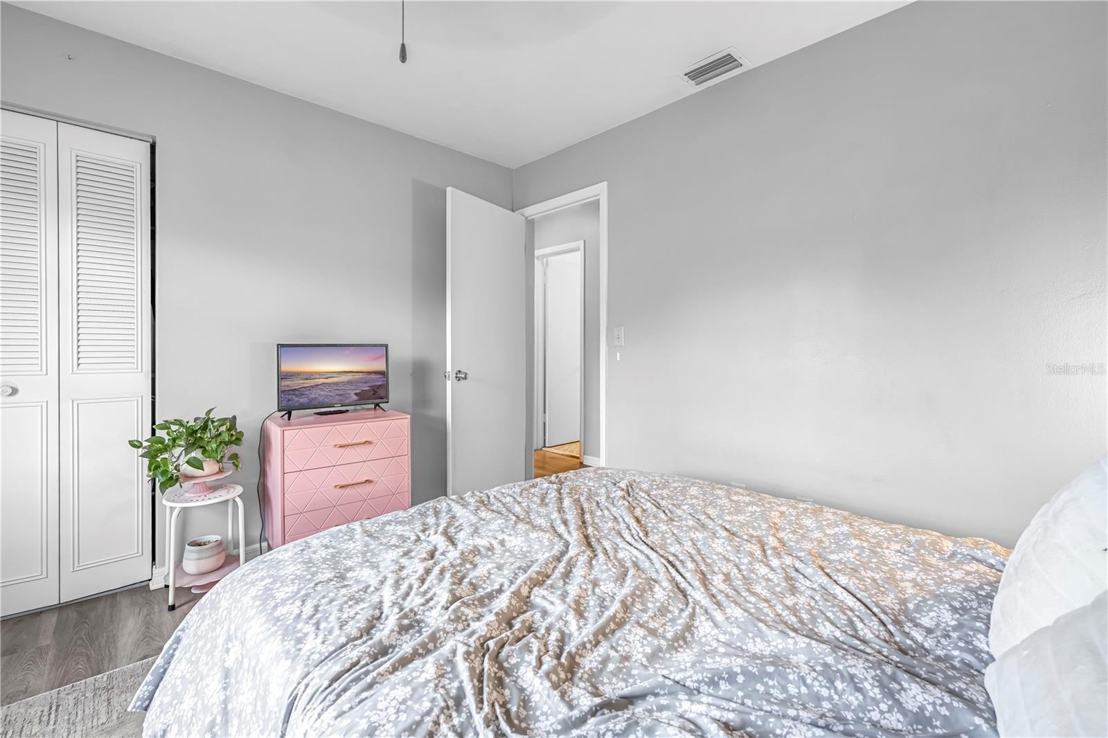 Image 41 of 49 For 6766 Treehaven Drive