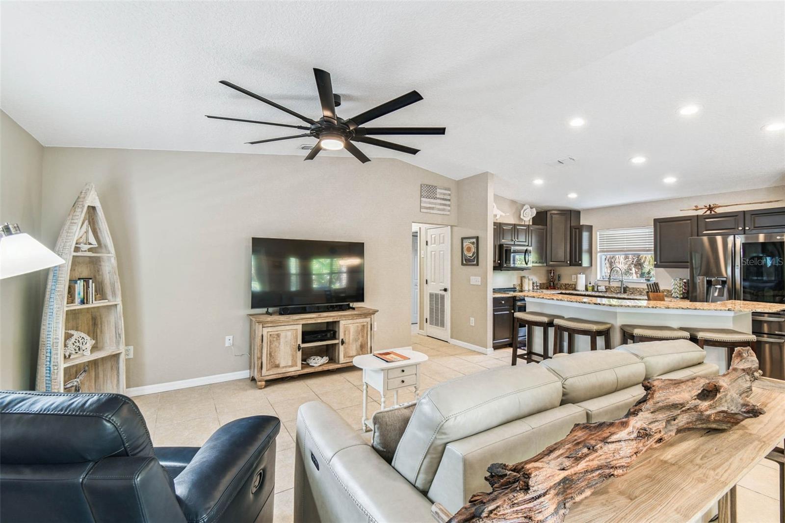 Image 11 of 87 For 8178 River Point Drive