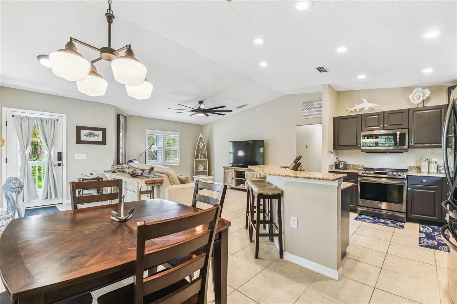 Image 16 of 87 For 8178 River Point Drive