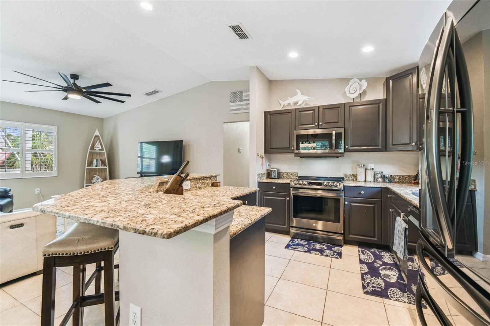 Image 17 of 87 For 8178 River Point Drive
