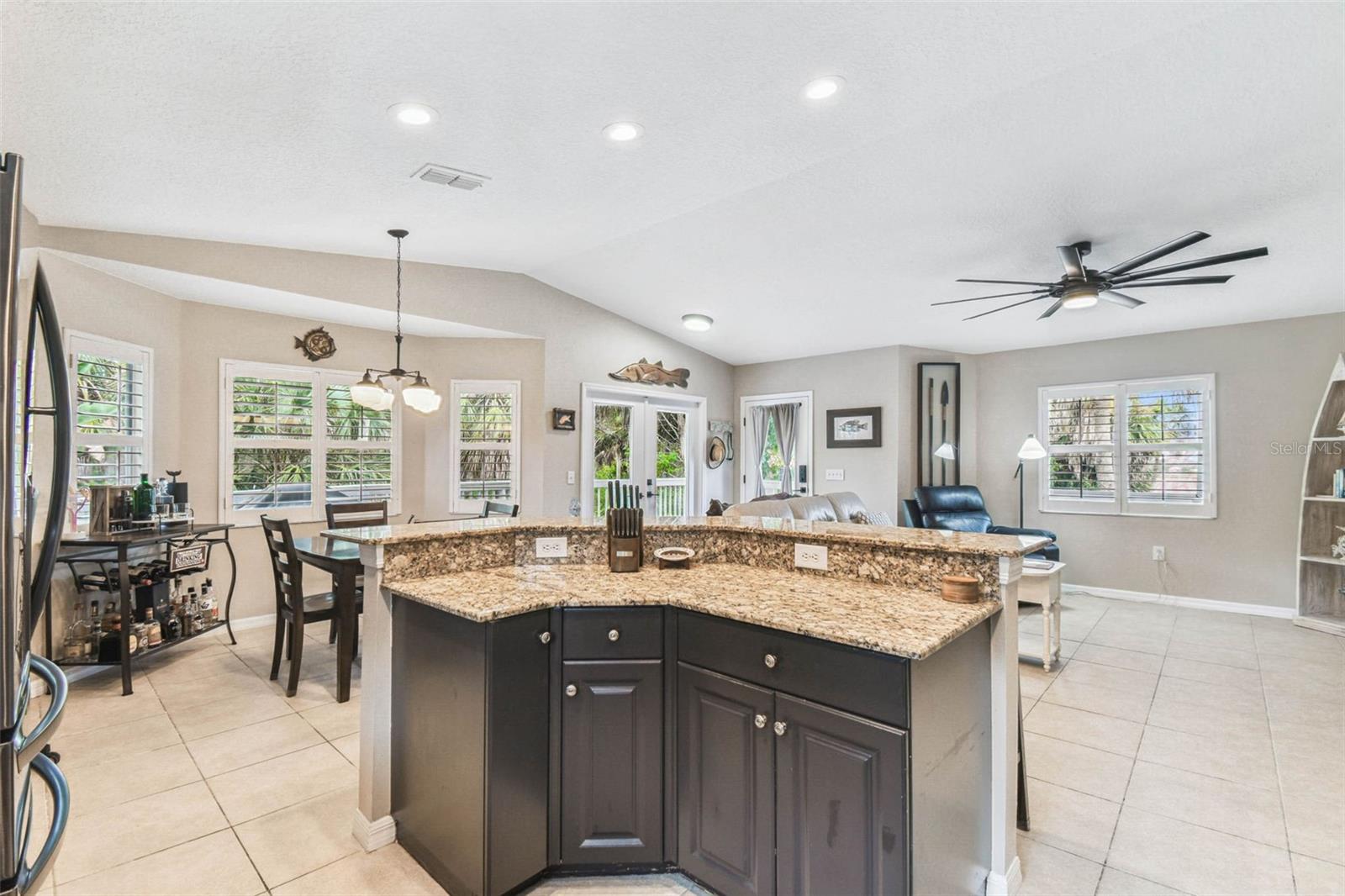Image 23 of 87 For 8178 River Point Drive