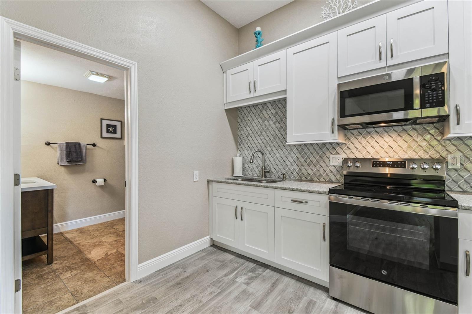 Image 29 of 87 For 8178 River Point Drive