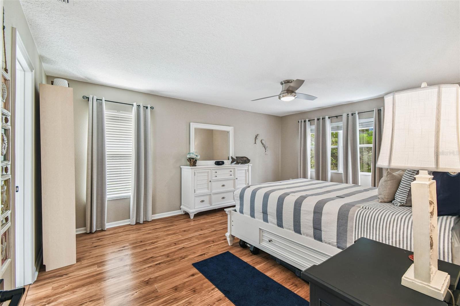 Image 32 of 87 For 8178 River Point Drive