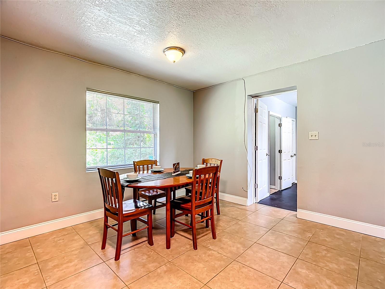 Image 11 of 42 For 2906 Willow Drive