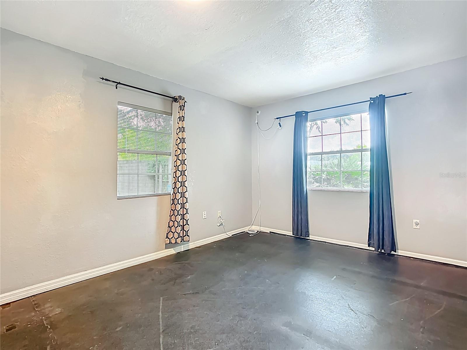Image 13 of 42 For 2906 Willow Drive