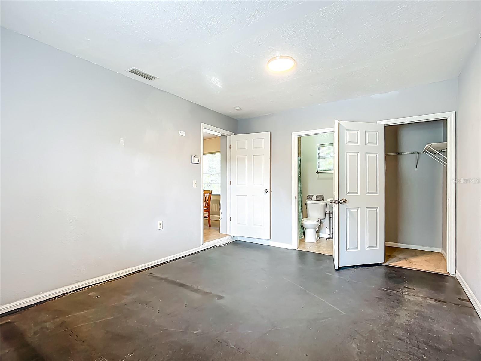 Image 15 of 42 For 2906 Willow Drive