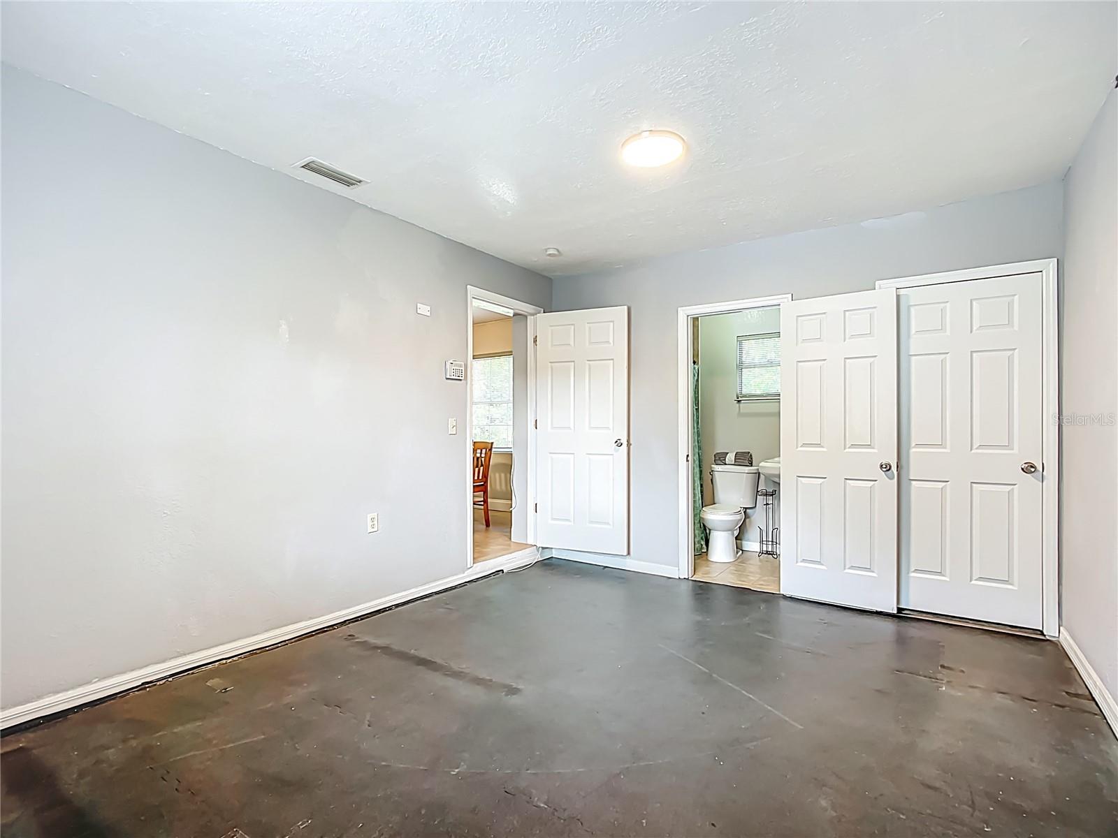 Image 16 of 42 For 2906 Willow Drive
