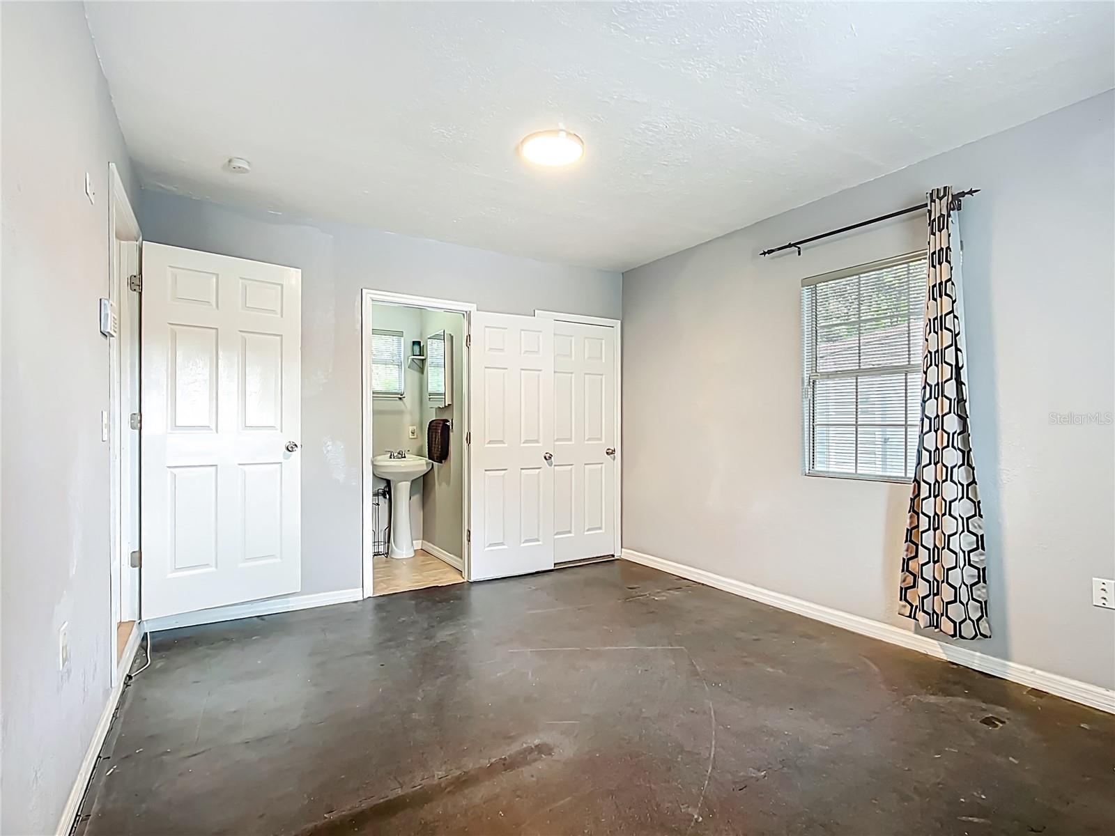 Image 17 of 42 For 2906 Willow Drive