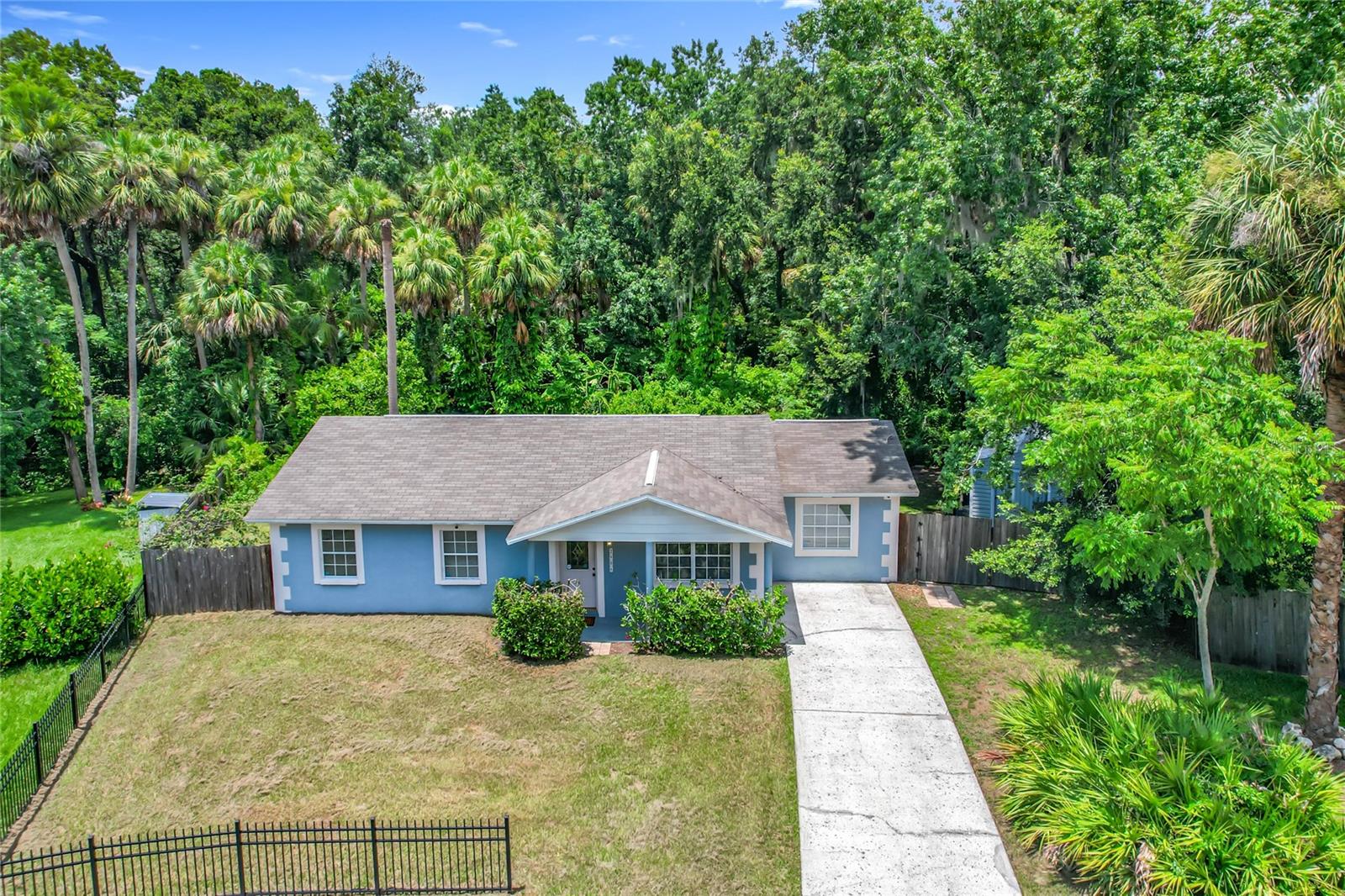 Image 3 of 42 For 2906 Willow Drive