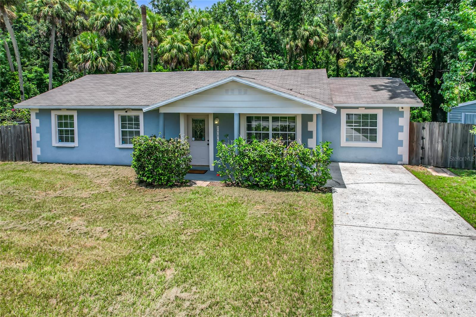 Image 4 of 42 For 2906 Willow Drive