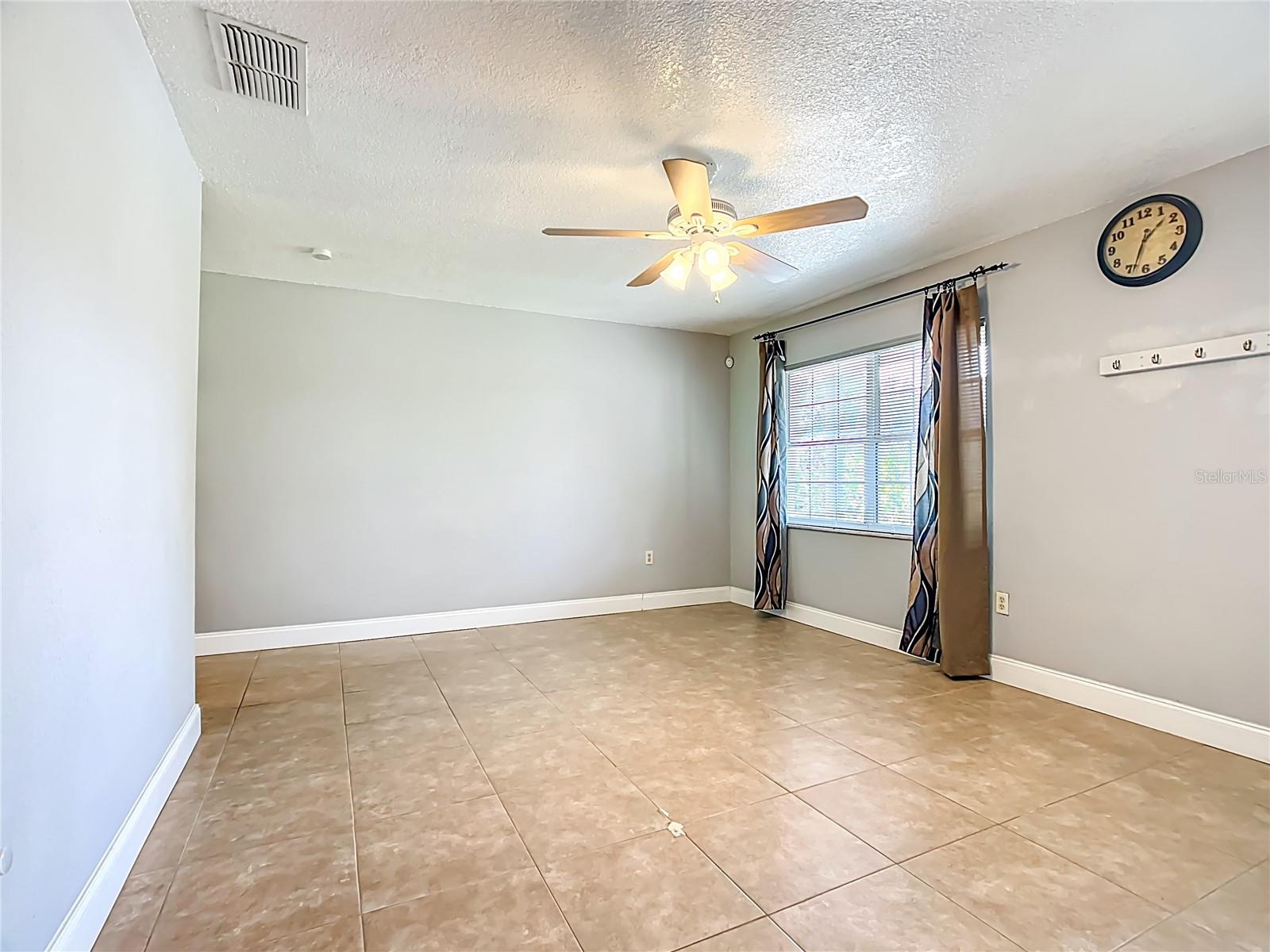 Image 5 of 42 For 2906 Willow Drive