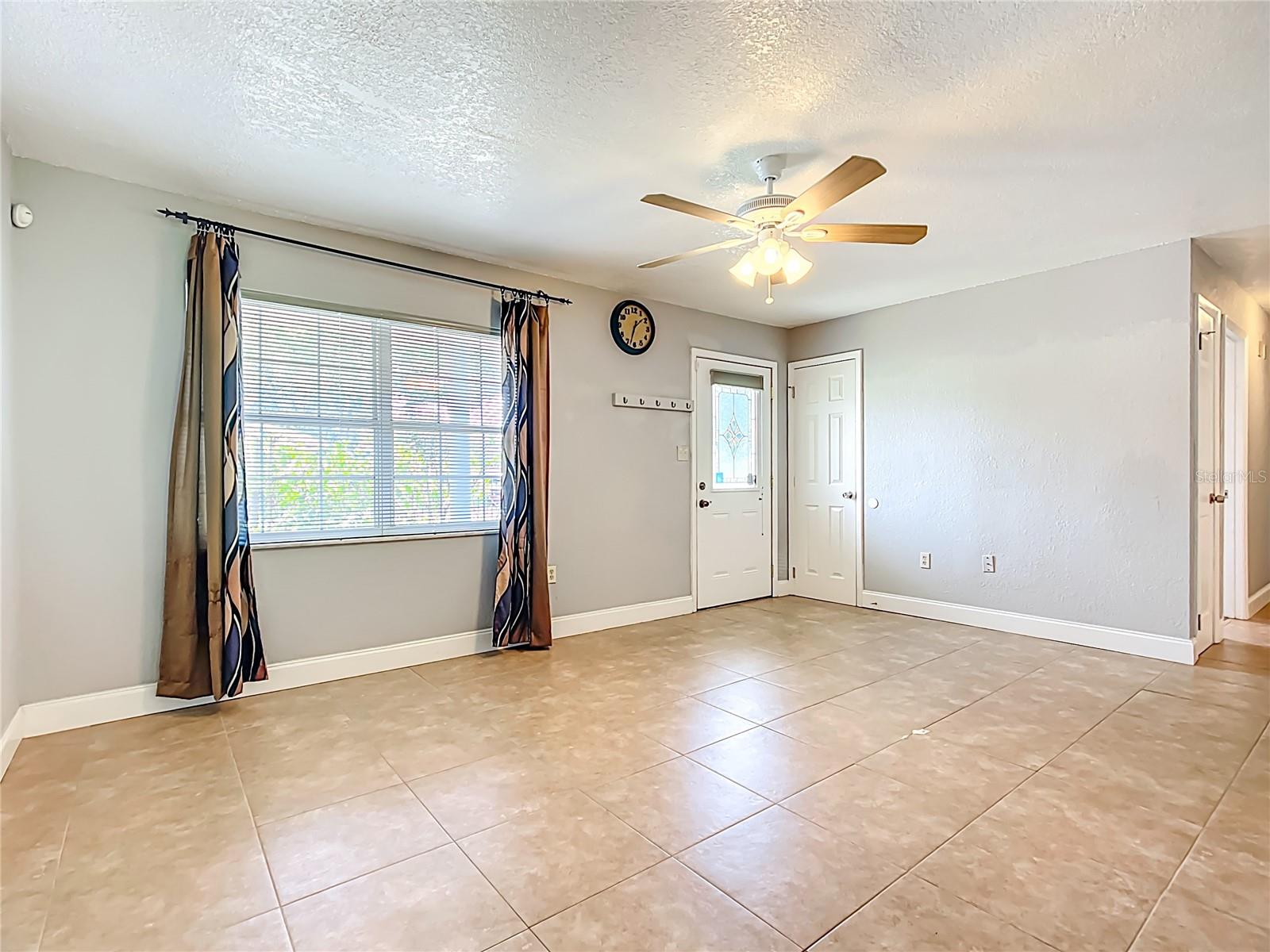 Image 6 of 42 For 2906 Willow Drive