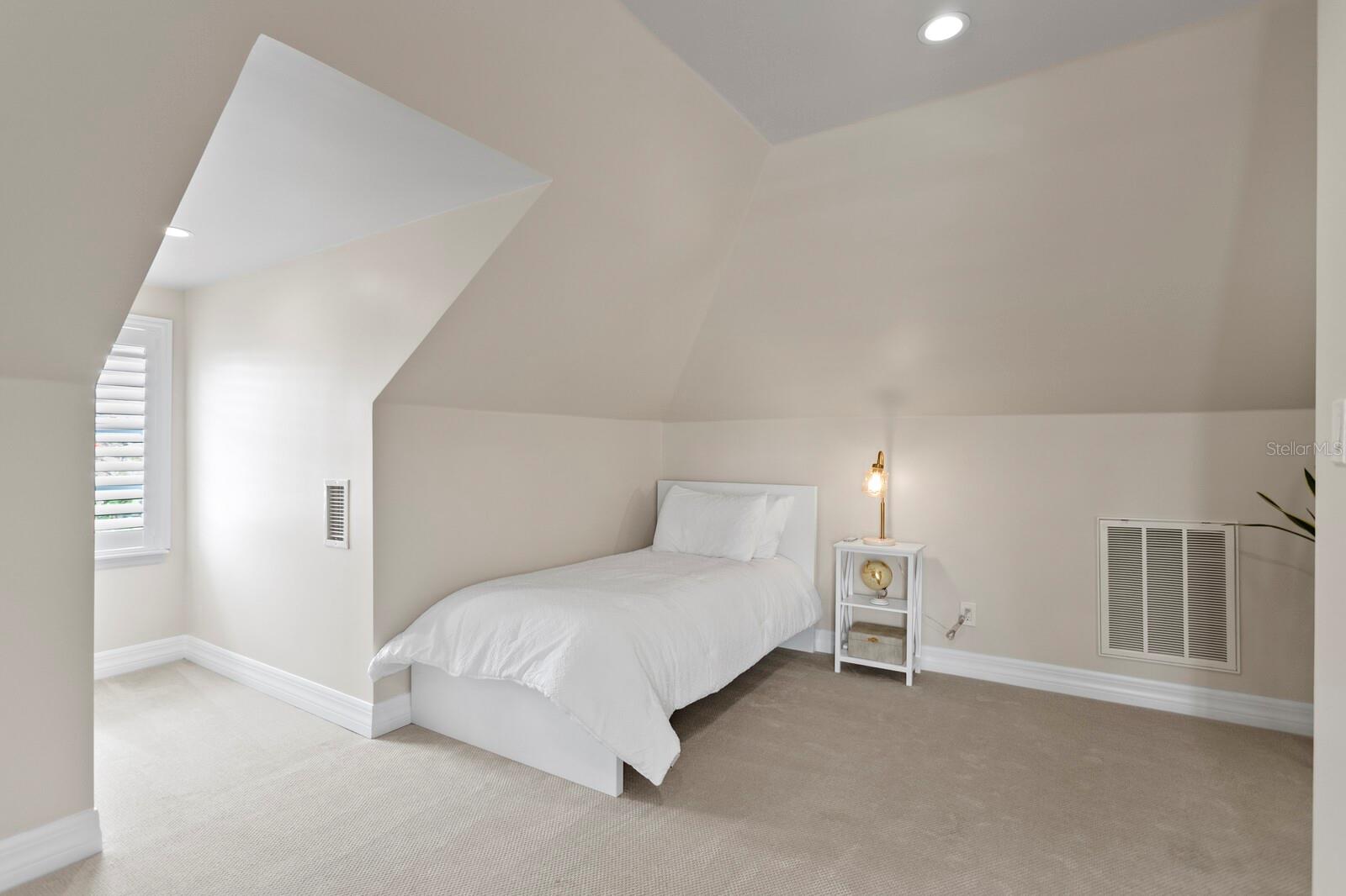 Image 30 of 46 For 5004 Leona Street