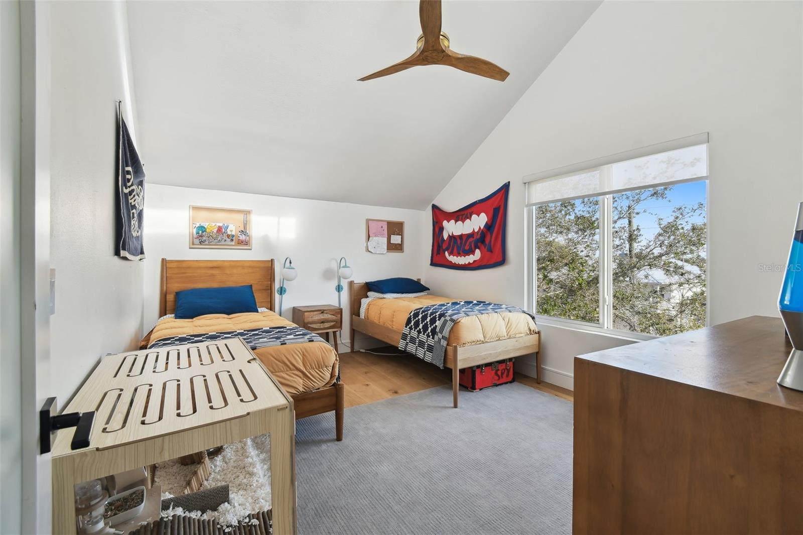 Image 7 of 25 For 1640 Sea Breeze Drive