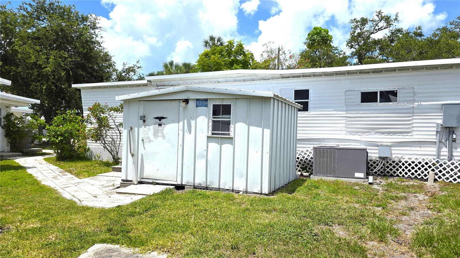 Image 40 of 42 For 15010 113th Avenue N 33a