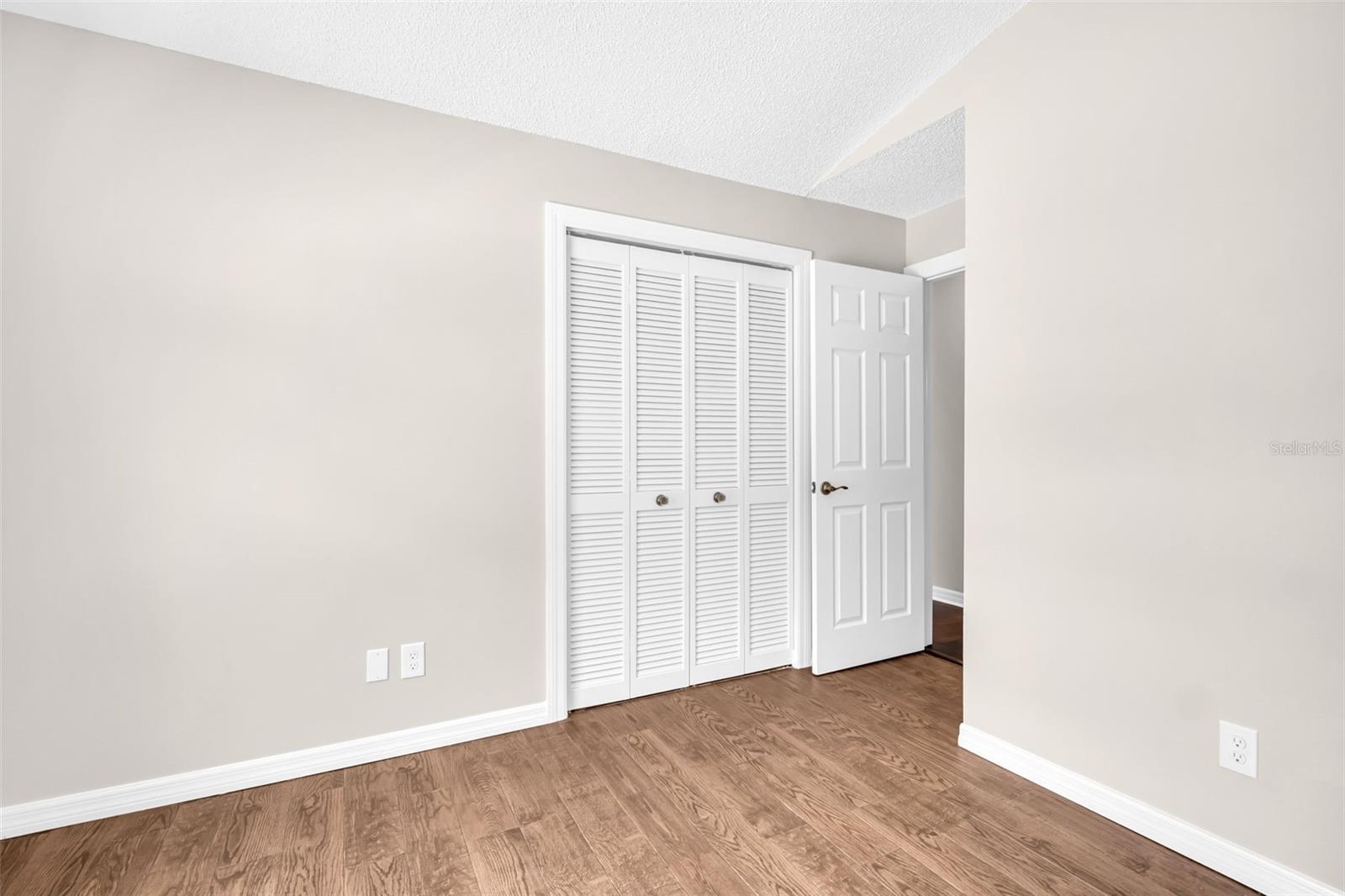 Image 19 of 42 For 3436 Shorncliffe Lane
