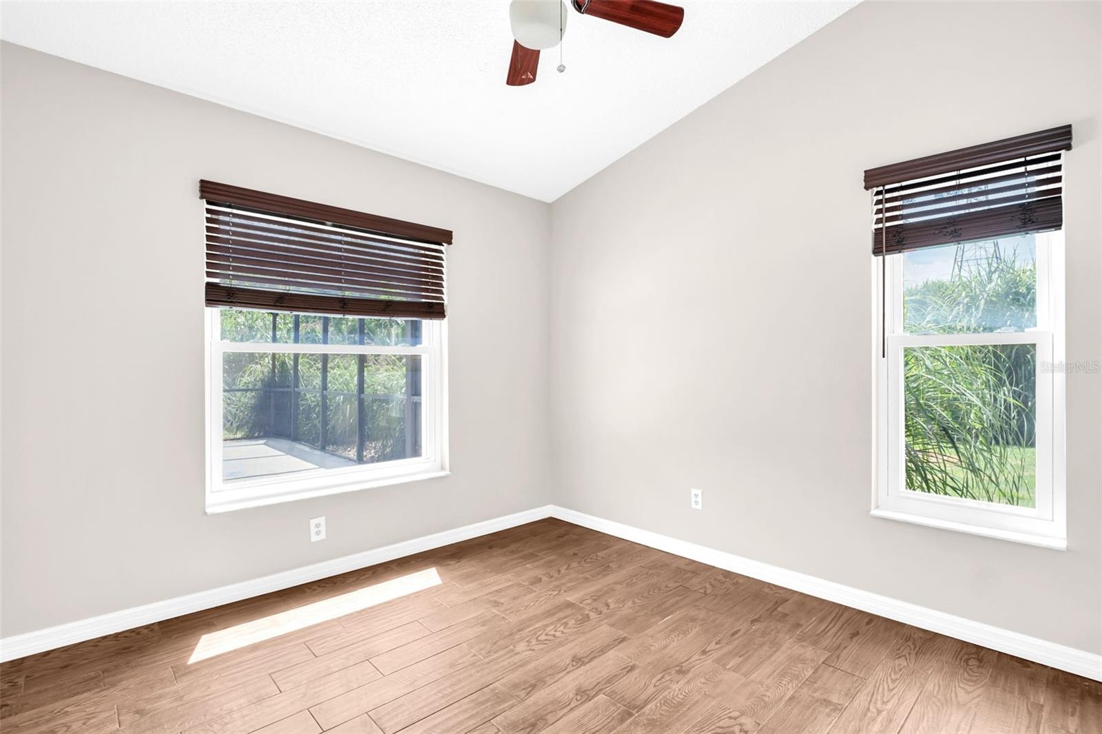 Image 21 of 42 For 3436 Shorncliffe Lane