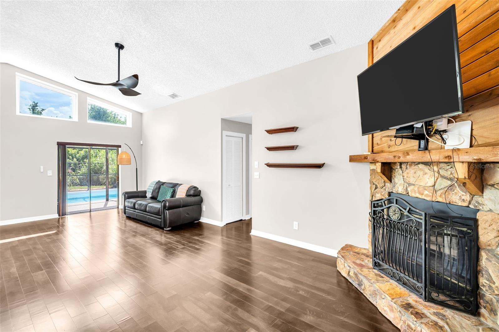 Image 6 of 42 For 3436 Shorncliffe Lane