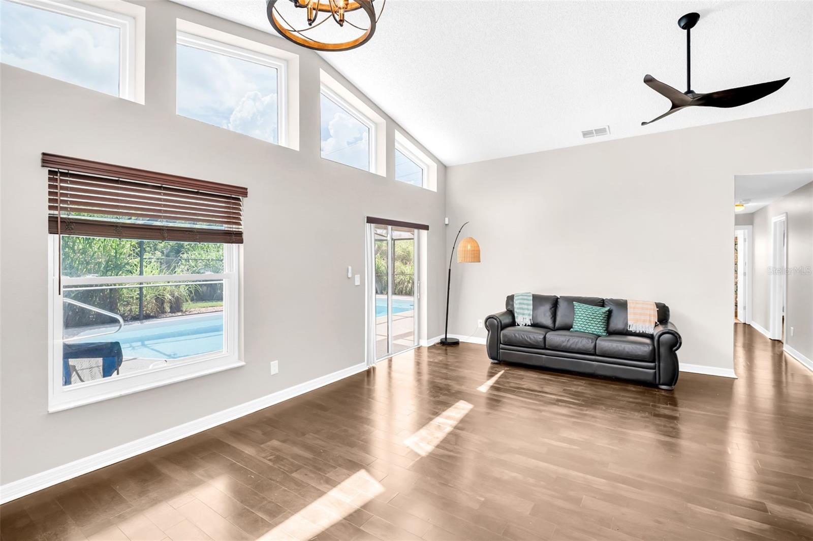 Image 9 of 42 For 3436 Shorncliffe Lane