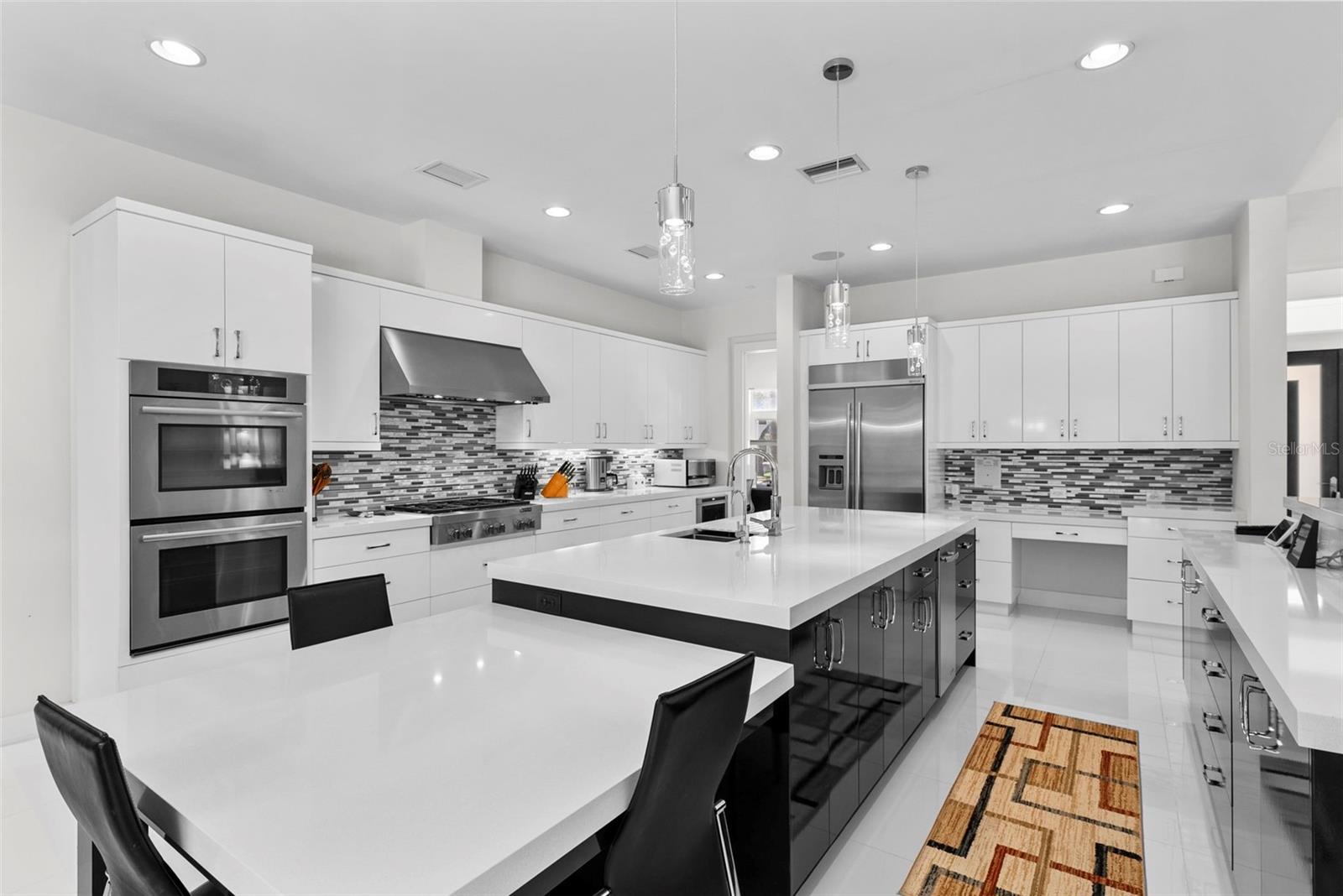Image 17 of 67 For 3118 El Prado Boulevard